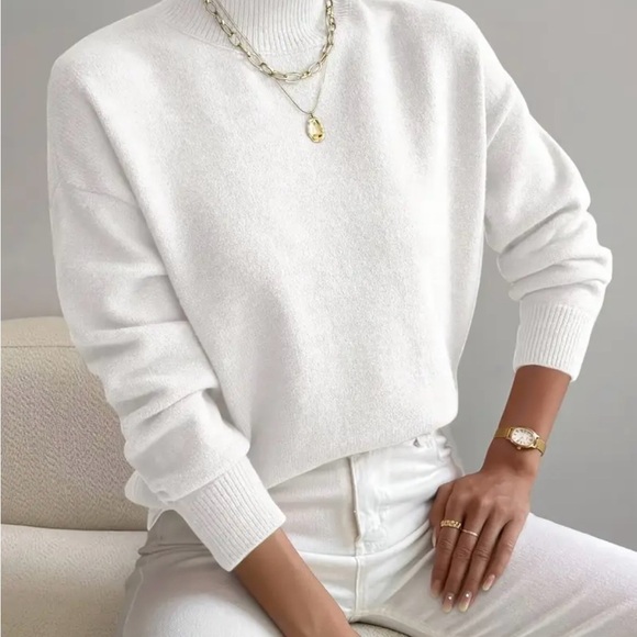 NWOT Women’s Winter Solid White Size Medium Long Sleeve Drop Shoulders Sweater - Picture 2 of 14